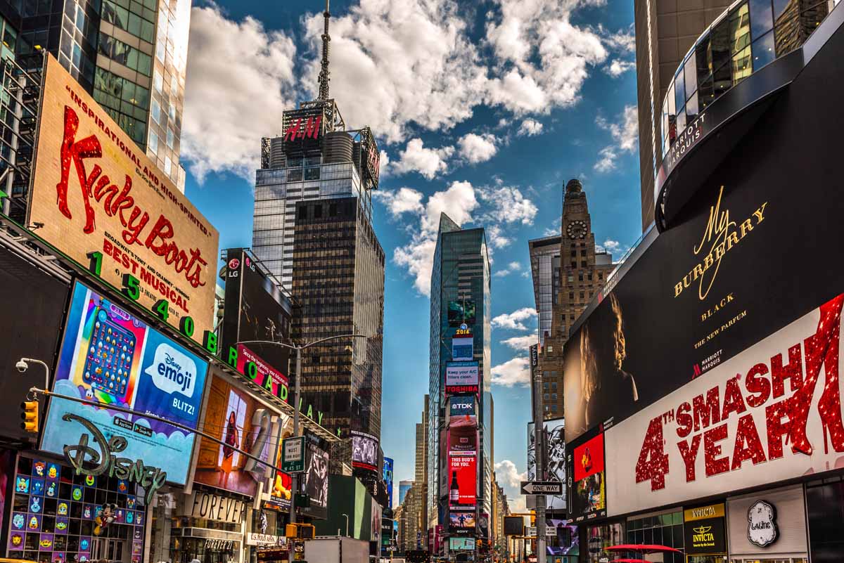 Exploring the Iconic Sights and Sounds of Times Square, New York: A Guide to the City’s Most Vibrant Neighborhood