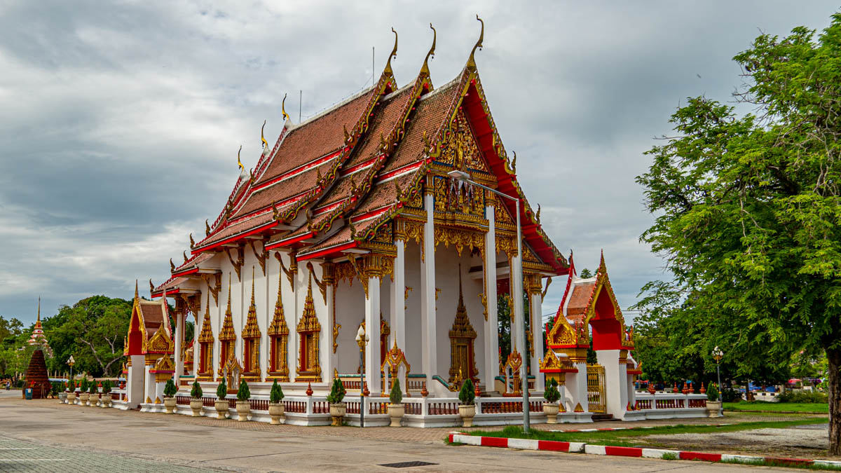 Exploring Chalong Temple: Immerse Yourself in Thai Buddhism and Tradition